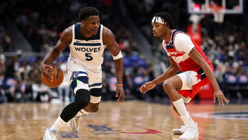 CBA半场:齐麟&伊力福拉提合砍29分,新疆半场66-49领先北控(CBA半场战报:齐麟、伊力福拉提联手拿下29分,新疆以66-49暂领先北控)