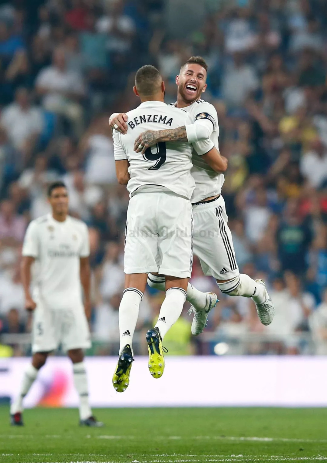 羽毛球——全英公开赛：李诗沣首轮晋级